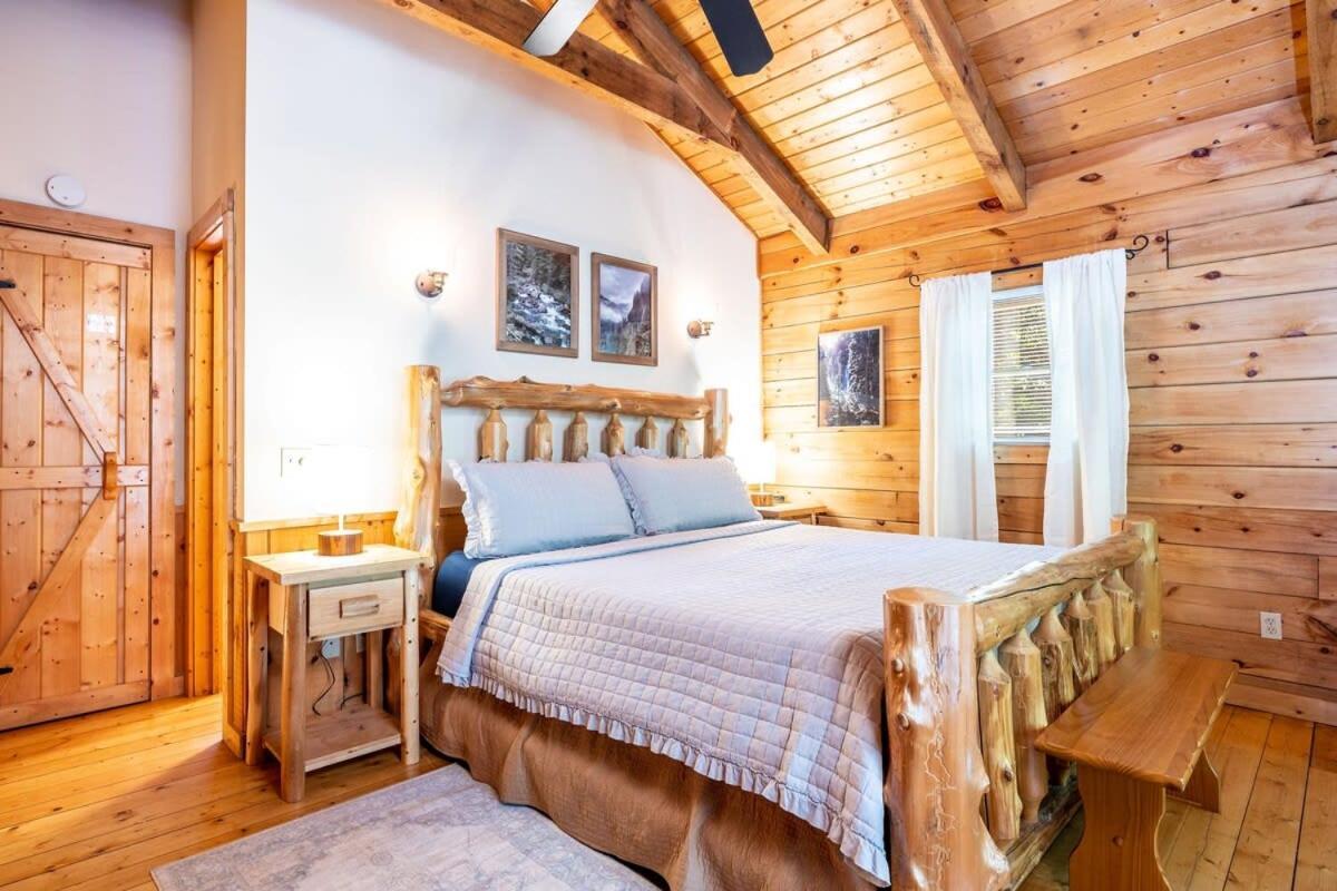 Villa Quaint & Secluded Near Dollywood With Bbq&Hot Tub à Pigeon Forge Extérieur photo